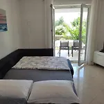 Grey House Apartman