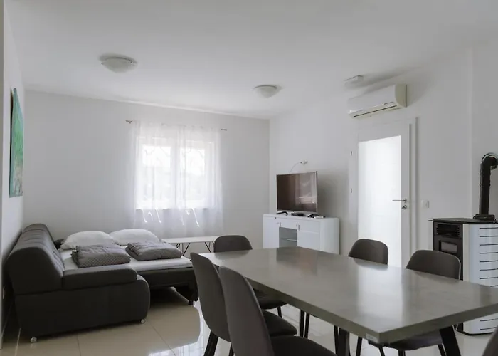 Grey House * Zadar