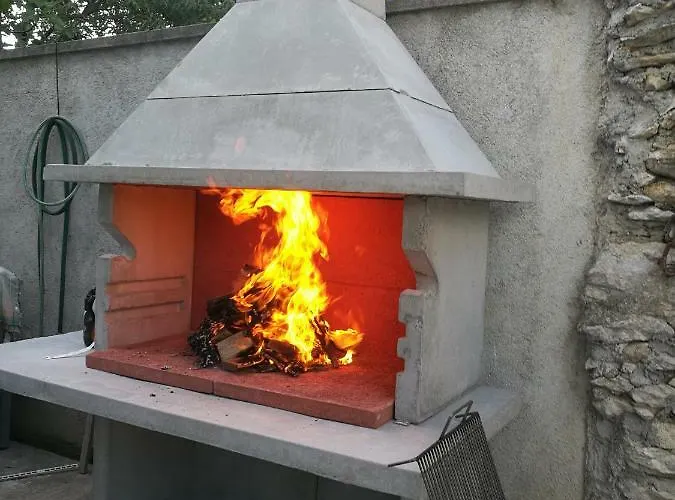 Grey House Apartman *