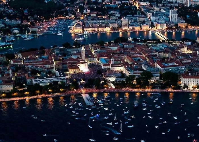 아파트 Grey House *